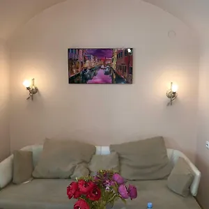 https://house-tbilisi.alltbilisihotels.com